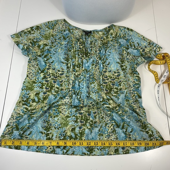 TALBOTS Petites, floral short sleeve blouse , Size P - Picture 14 of 14